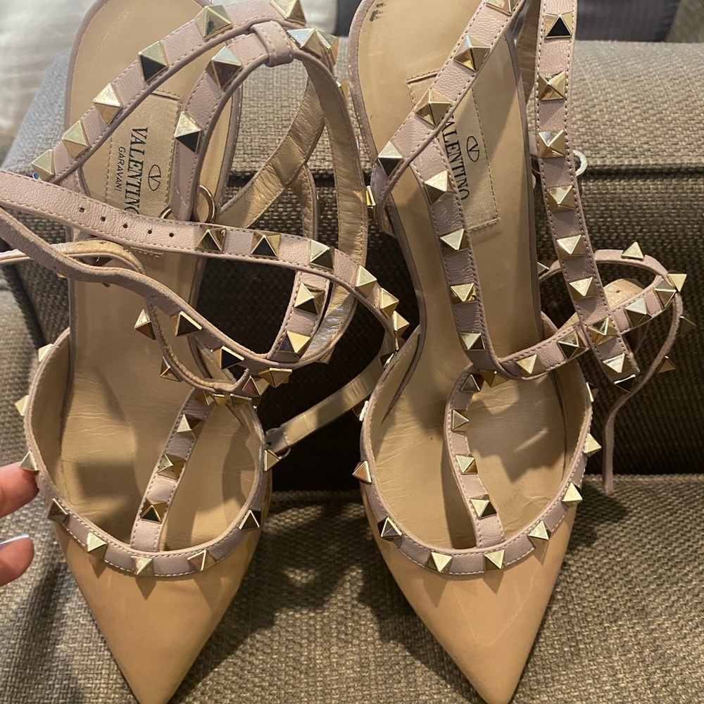 Authentic Valentino Rockstud Shoe.